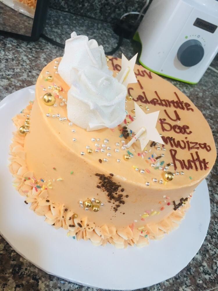Birthdays cakes parties cream surprises gifts cakes