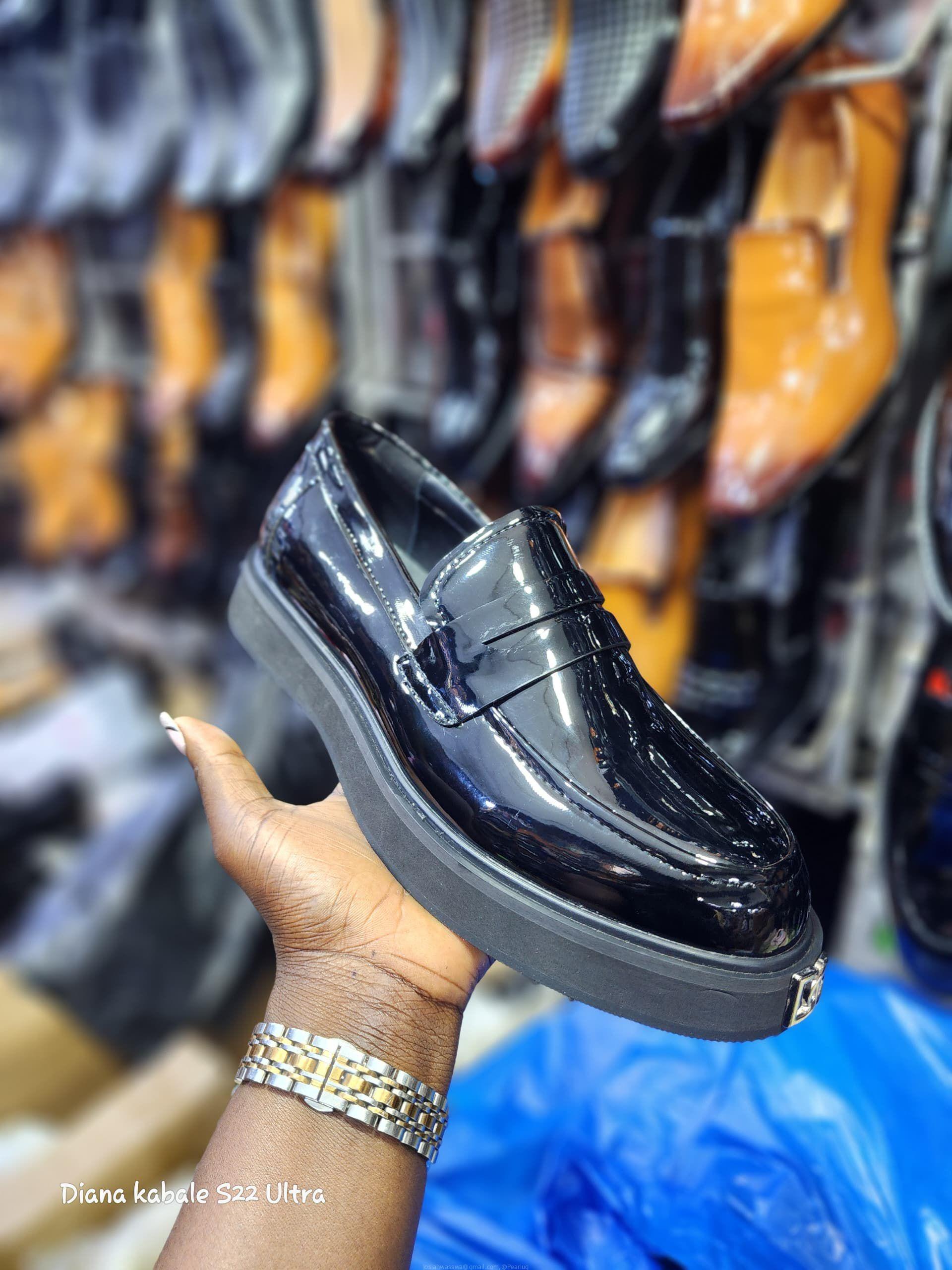 Original shiny shoe