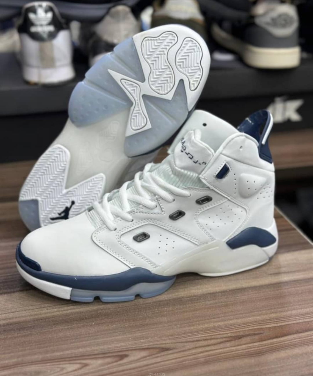 SNEAKERS