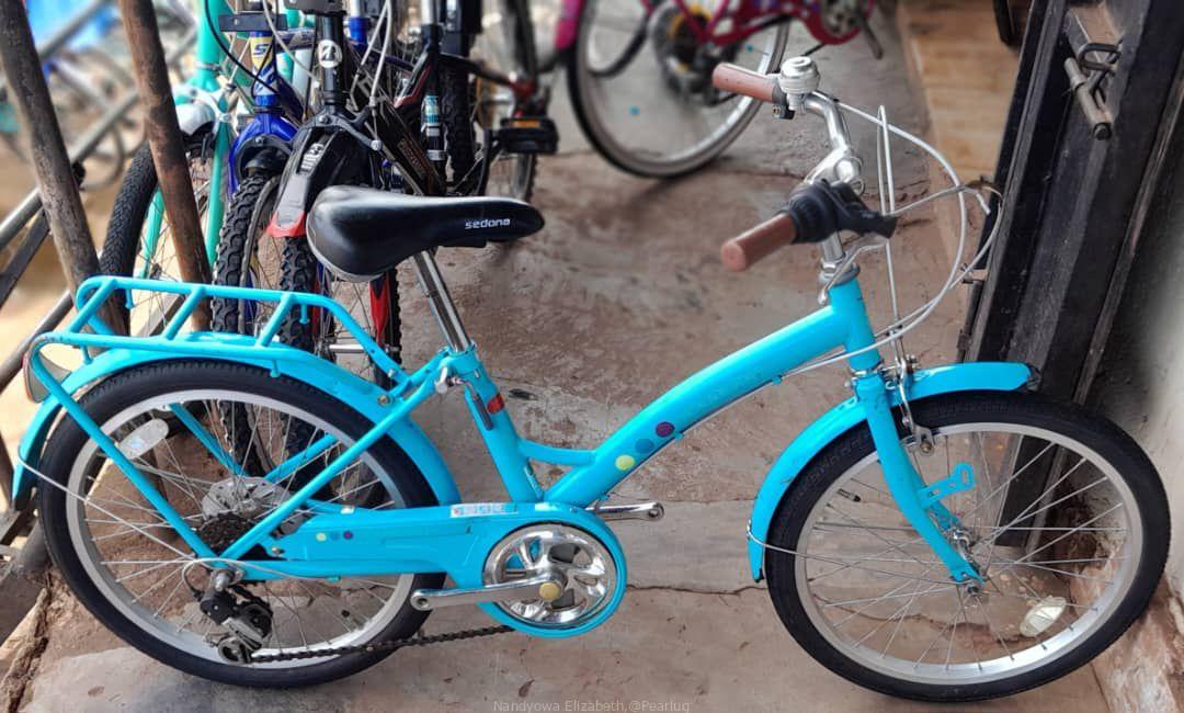 Girls bike