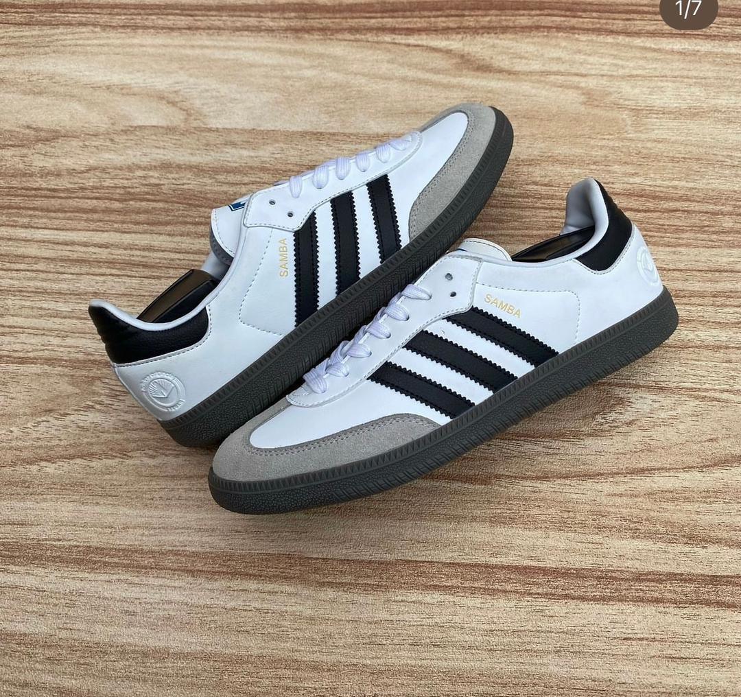 Casual shoes