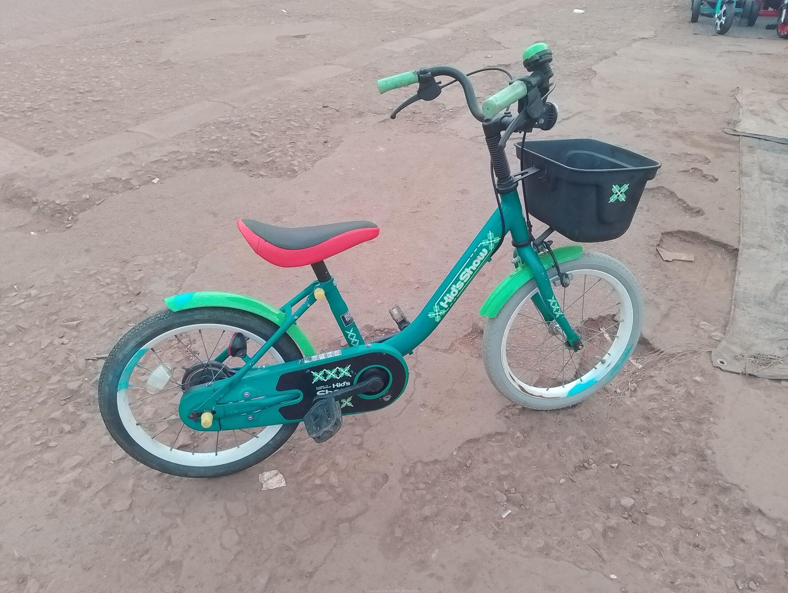 Kids show bike