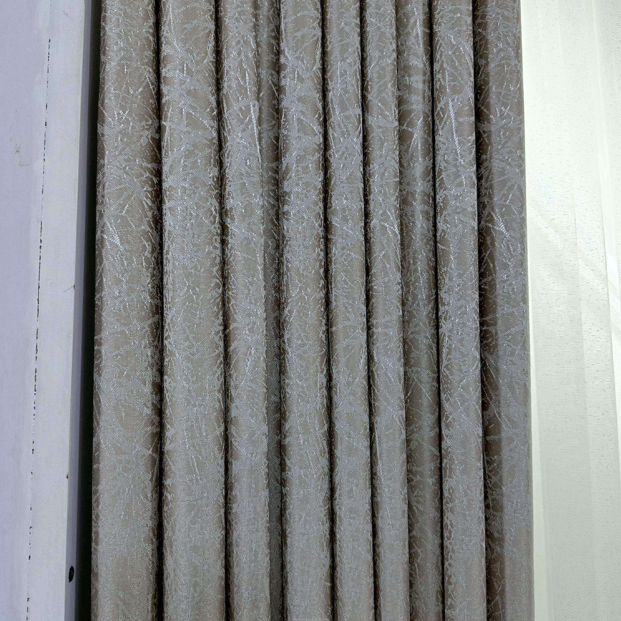 Executive curtains and curtain rods