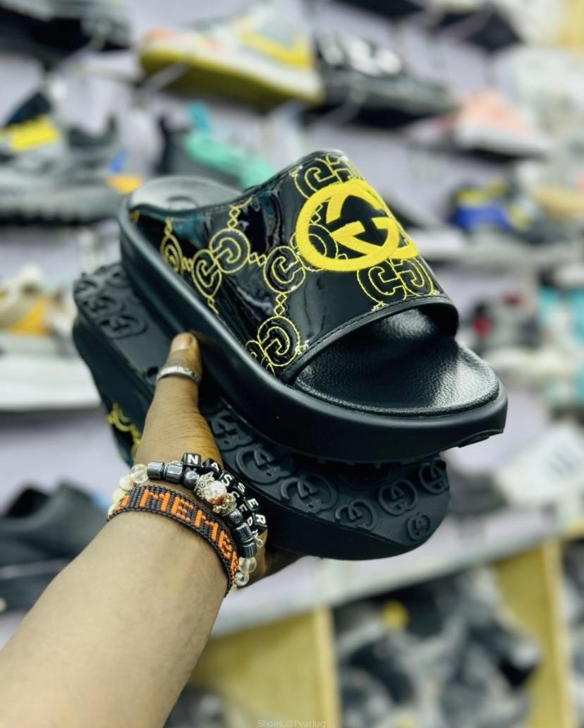 Open shoes