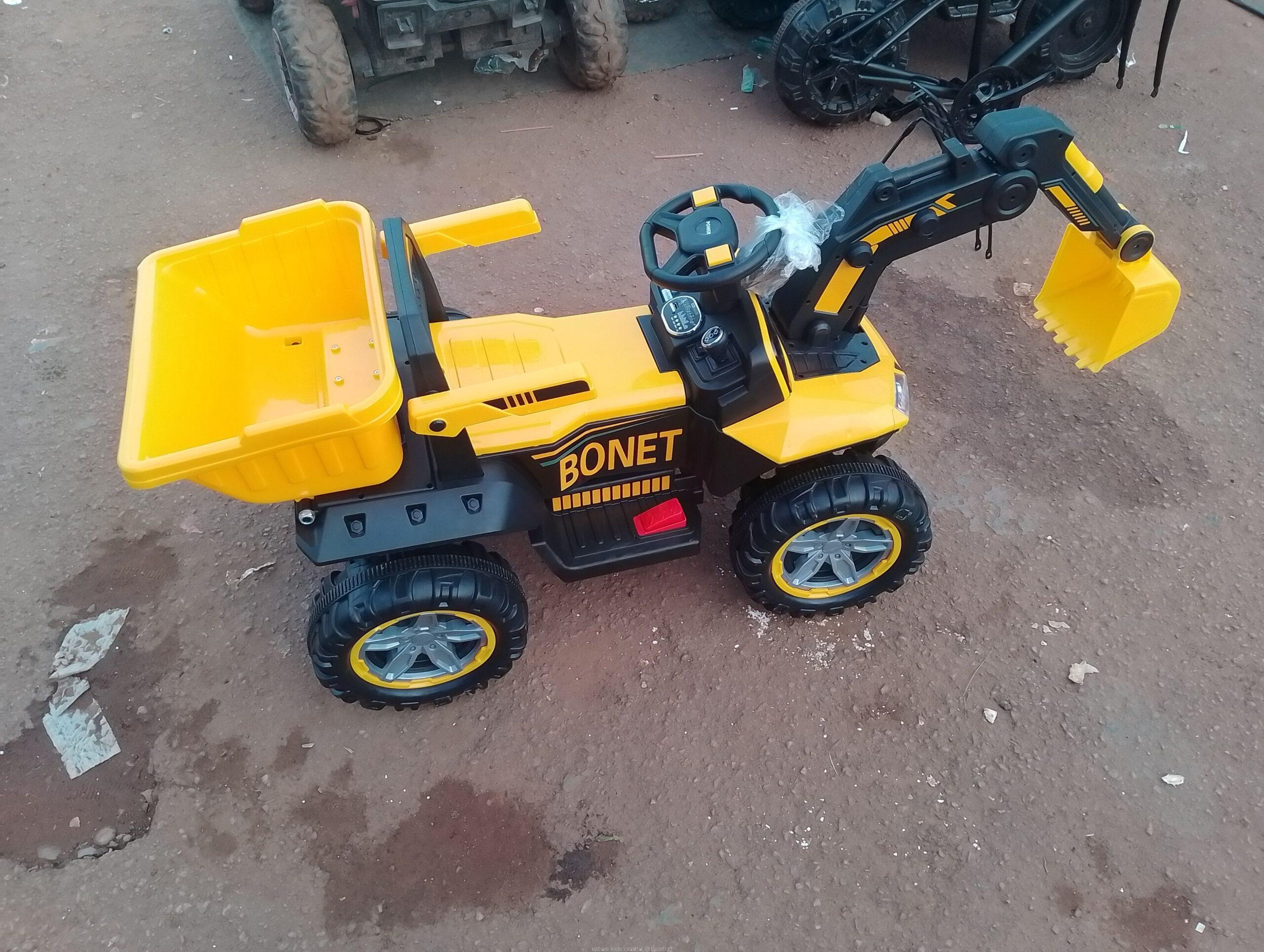 Bonnet toy car