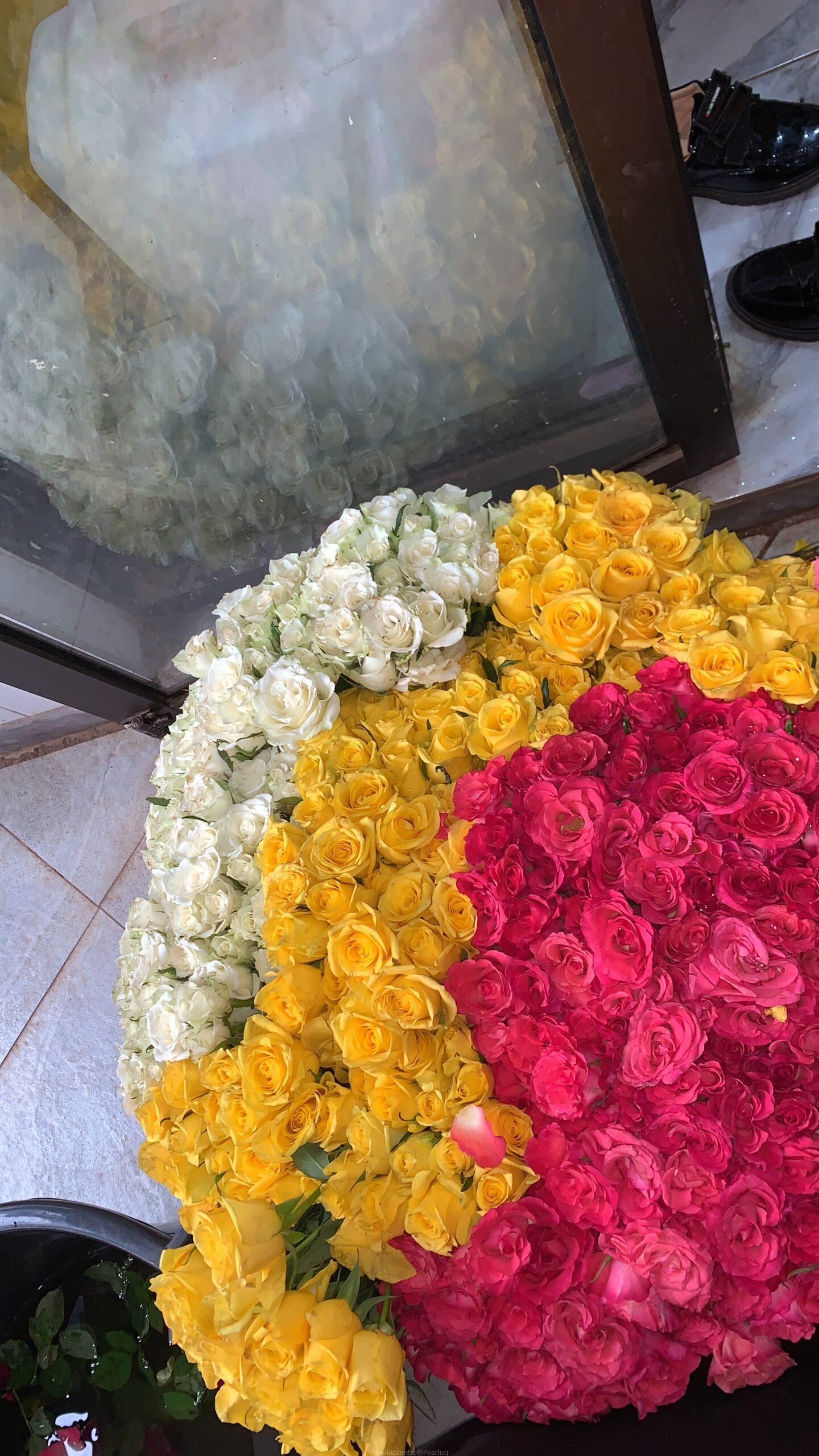 Floral gift hampers and bouquet