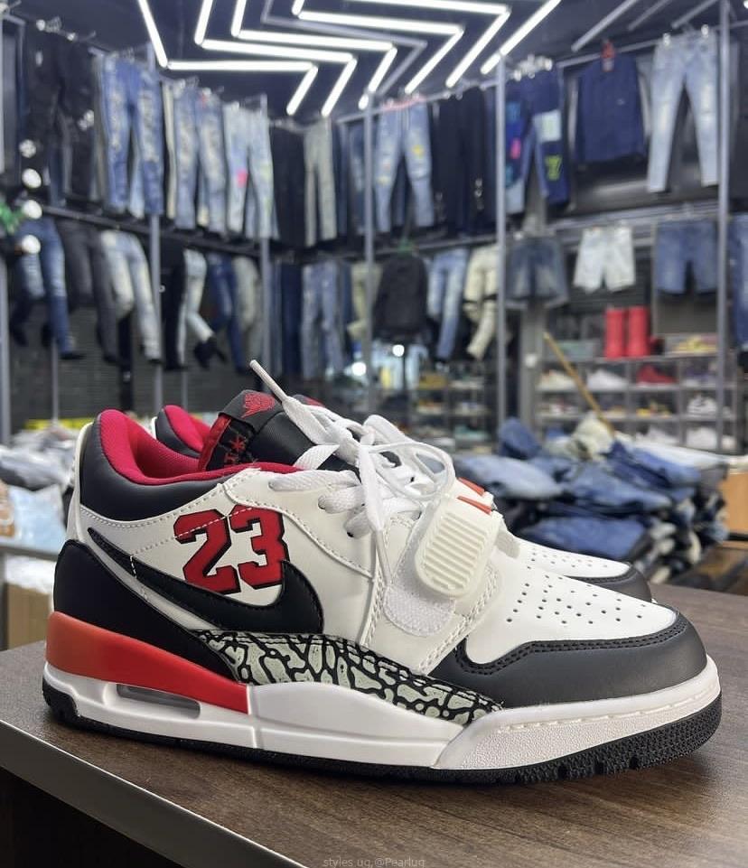 Canvas shoes