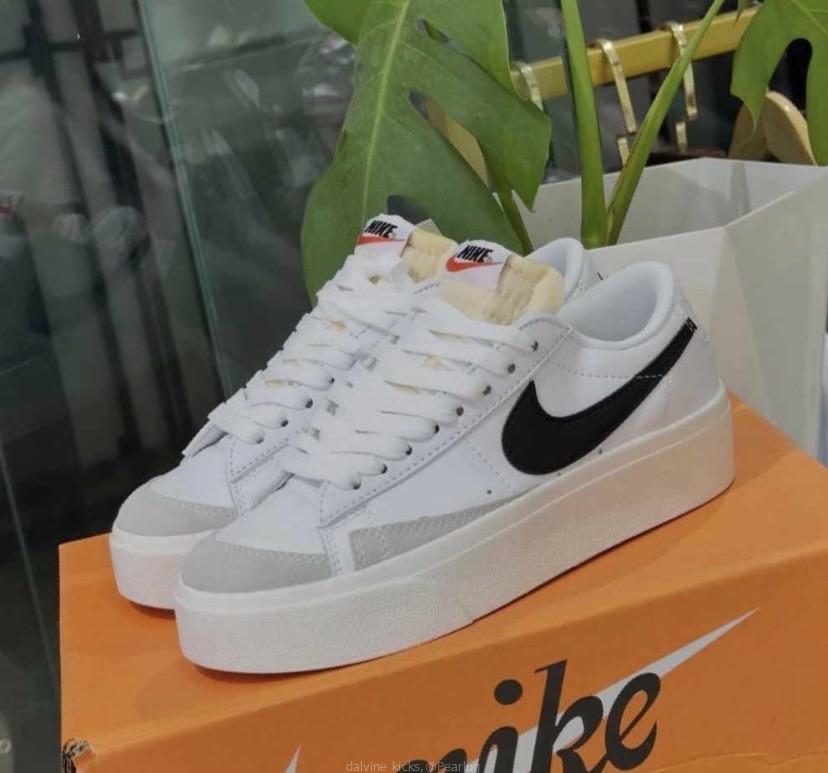 Casual shoes