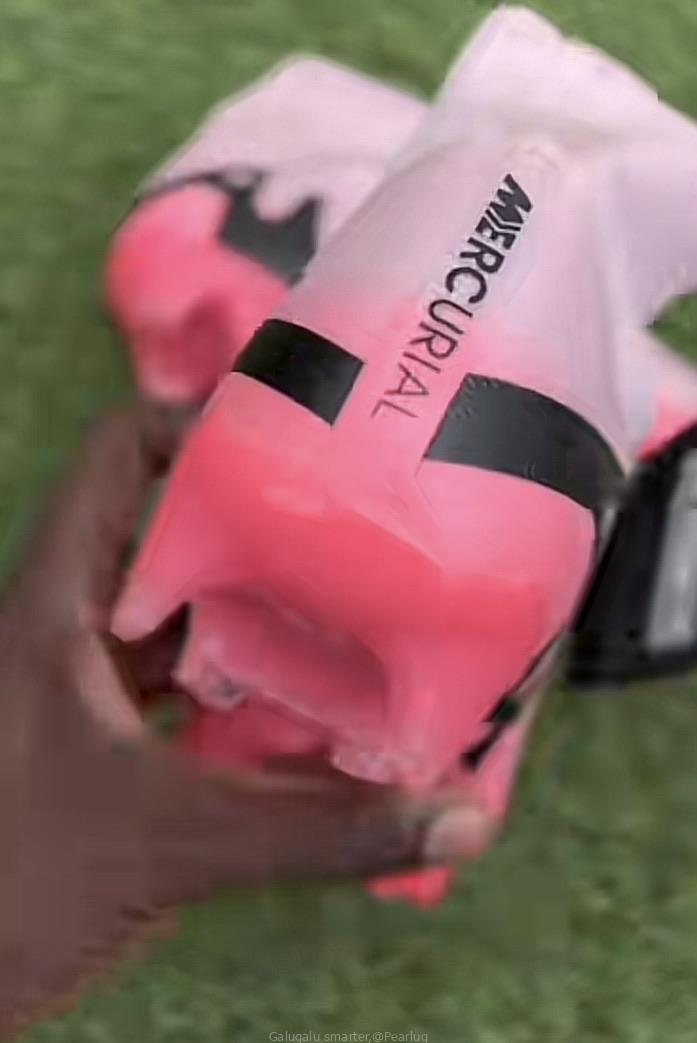 Football shoes