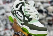 Ladies’ sneakers