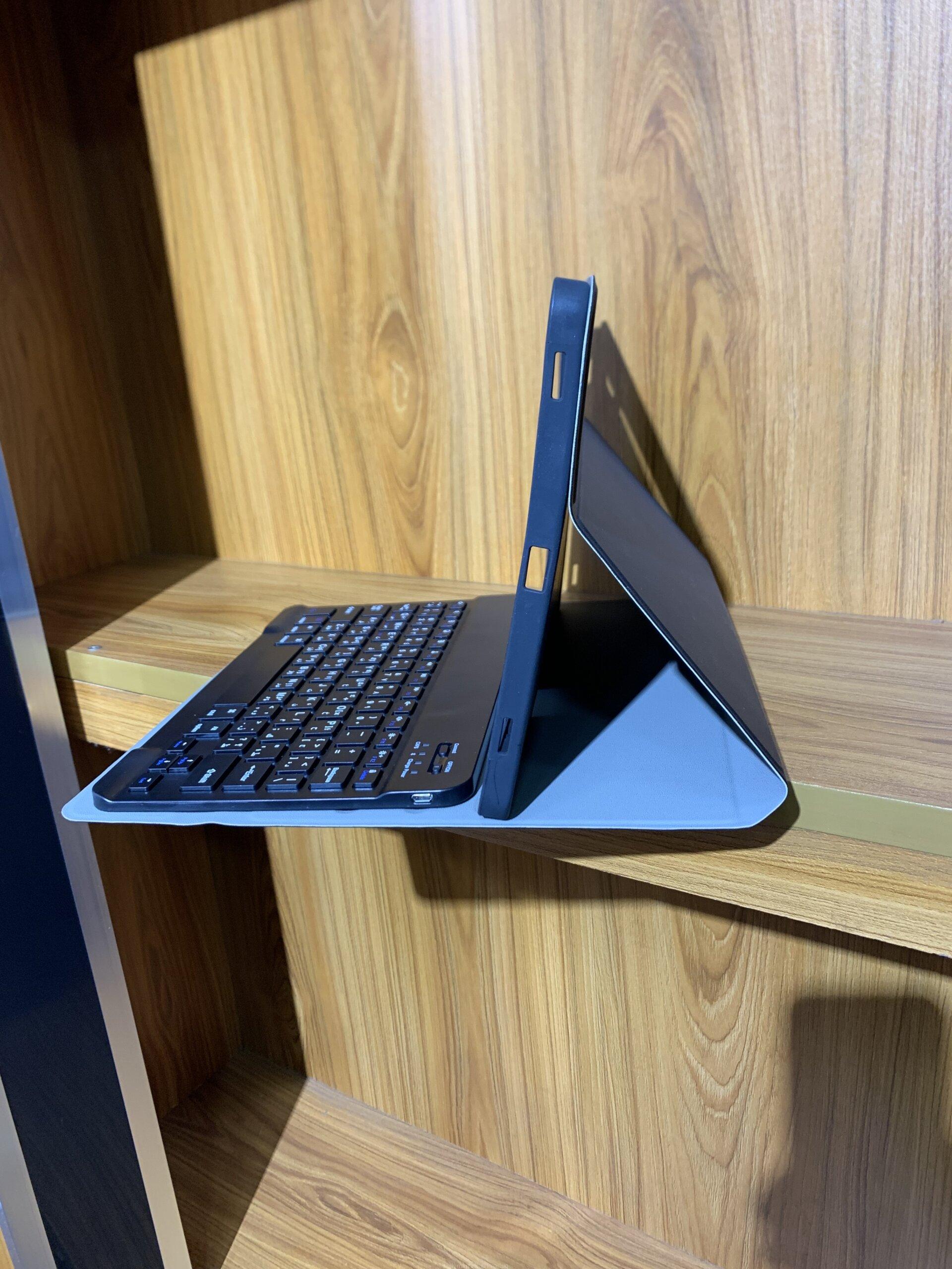 Smart keyboards for tablets