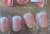 Press on nails