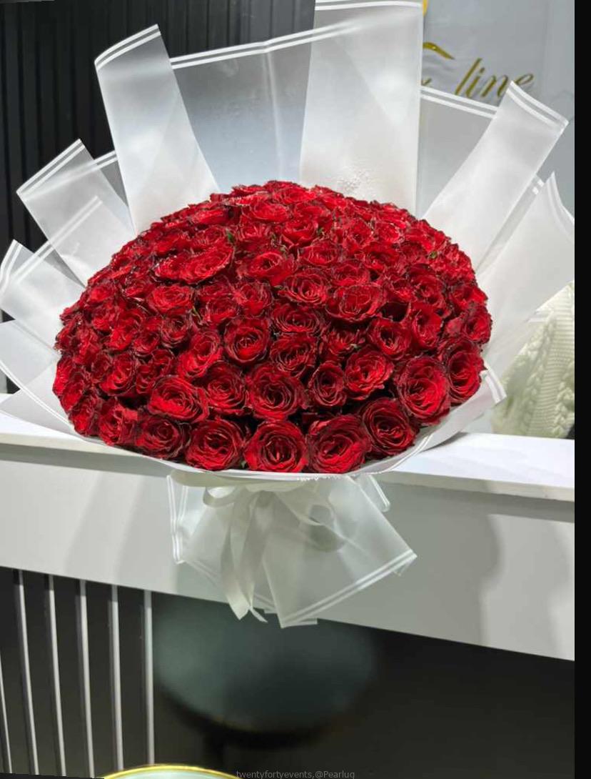 100 Roses – Fresh Natural Flowers