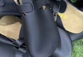 Open shoes