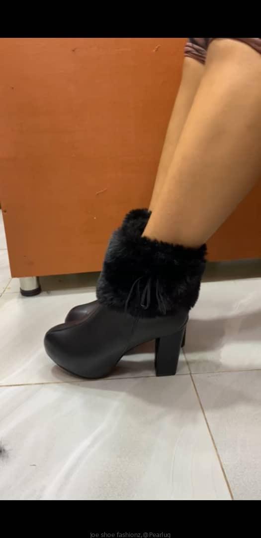 Ladies boots
