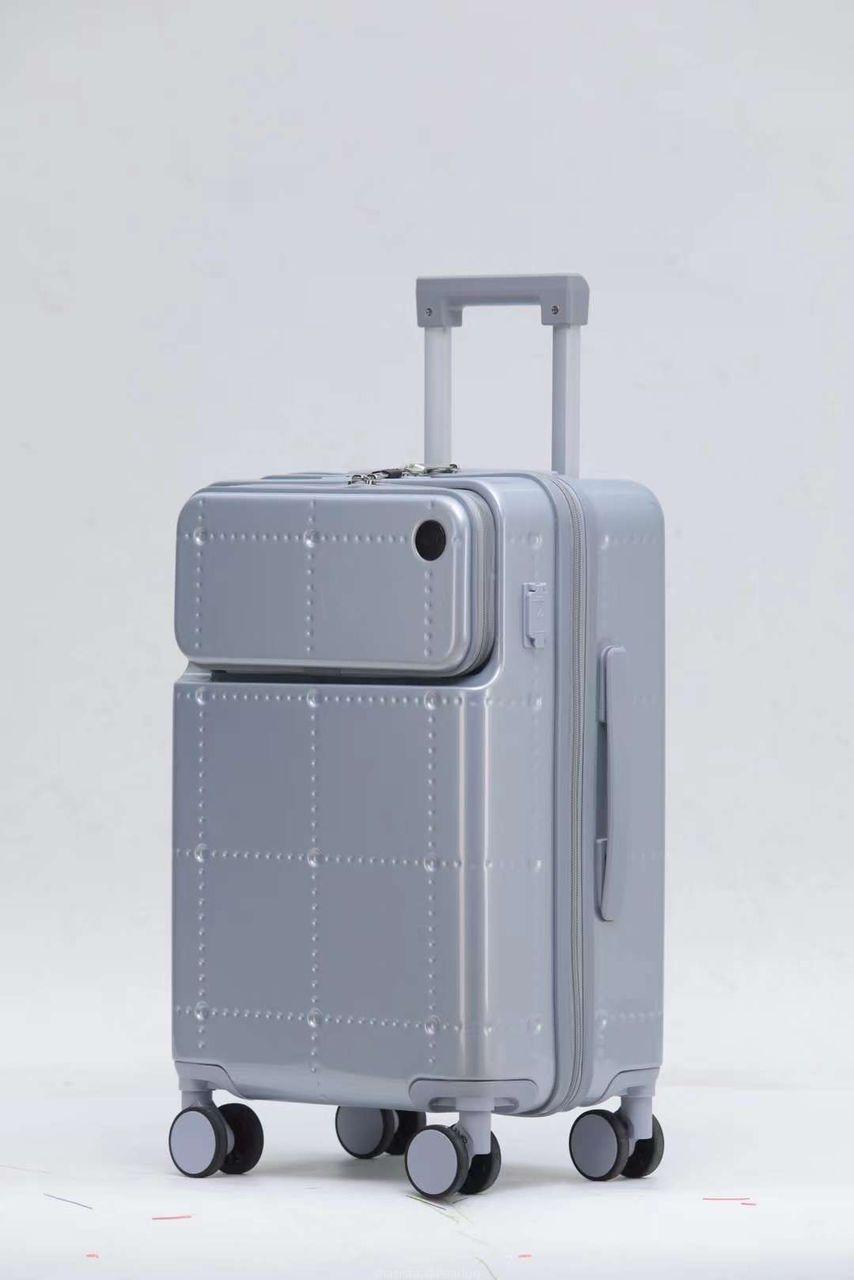 Plastic suit case