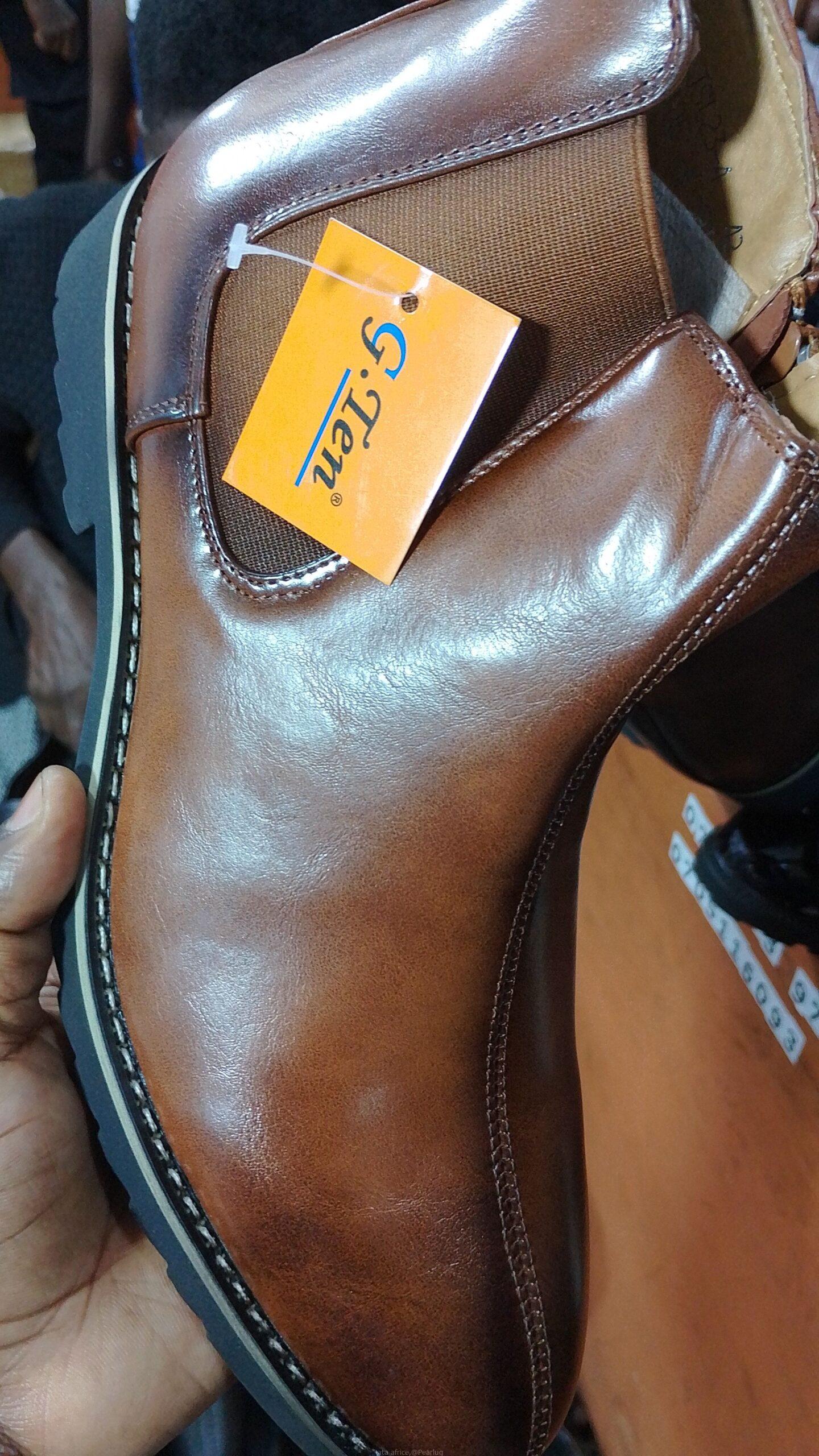 Men jangle shoes