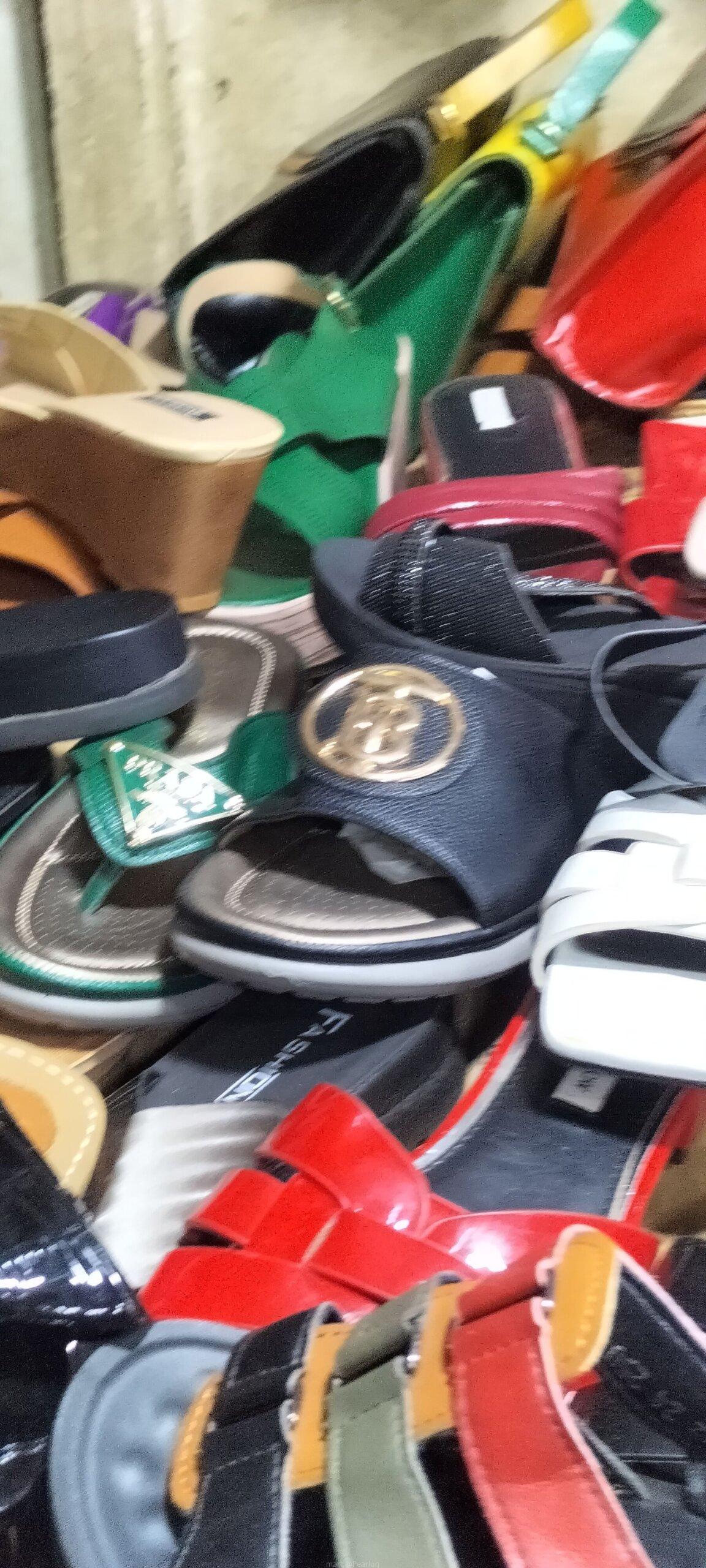 Sandles
