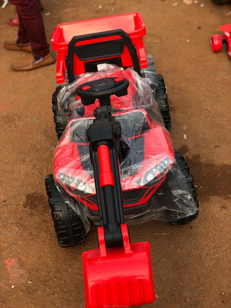 Electronic rechargeable baby car