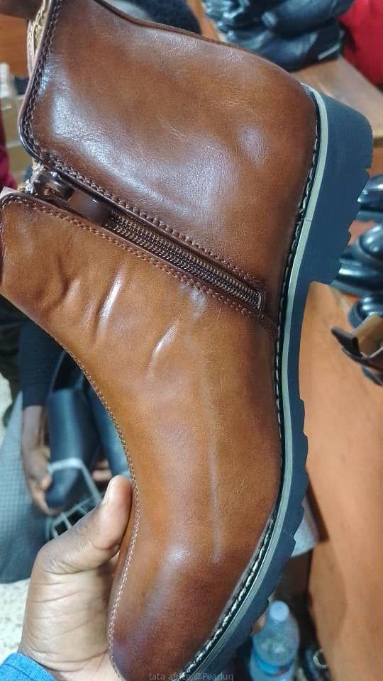 Men jangle shoes