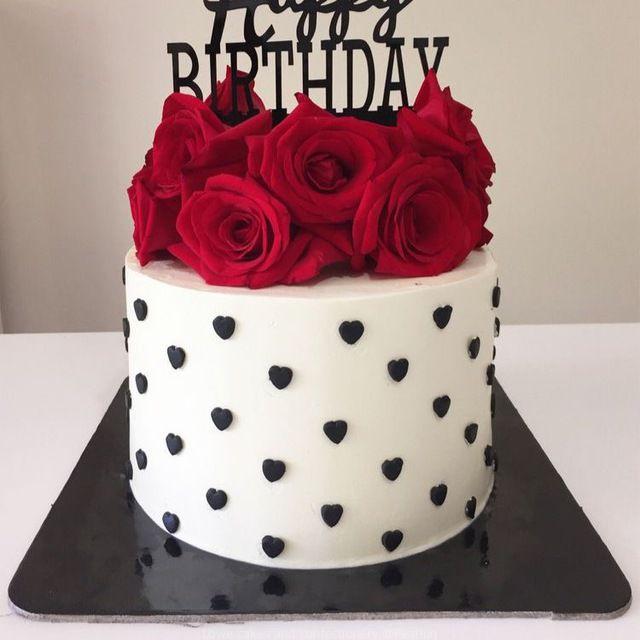 Birthday cakes, wedding cakes etc