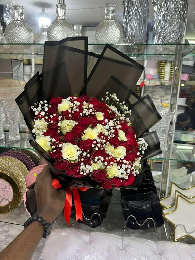 Birthdays cakes ,flowers surprises gifts design