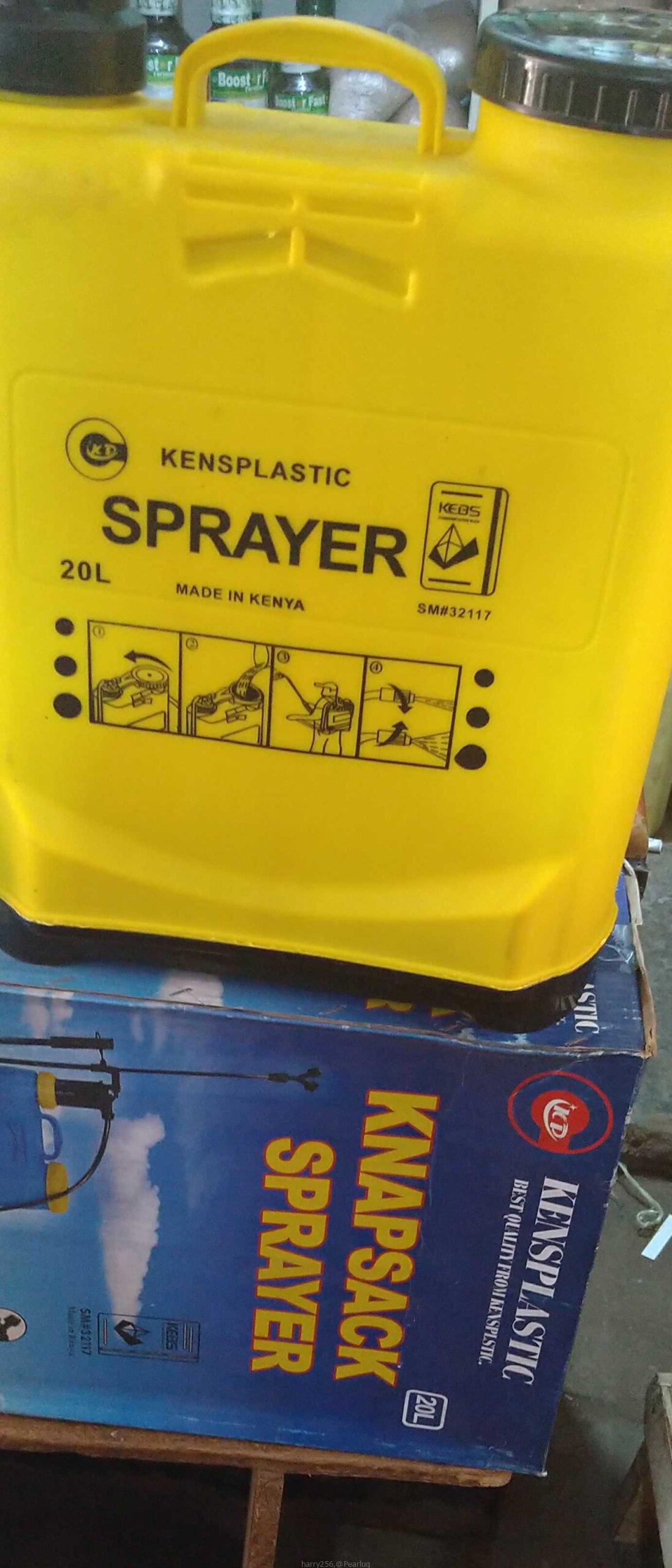 Spraying pumps for garden and fumigations