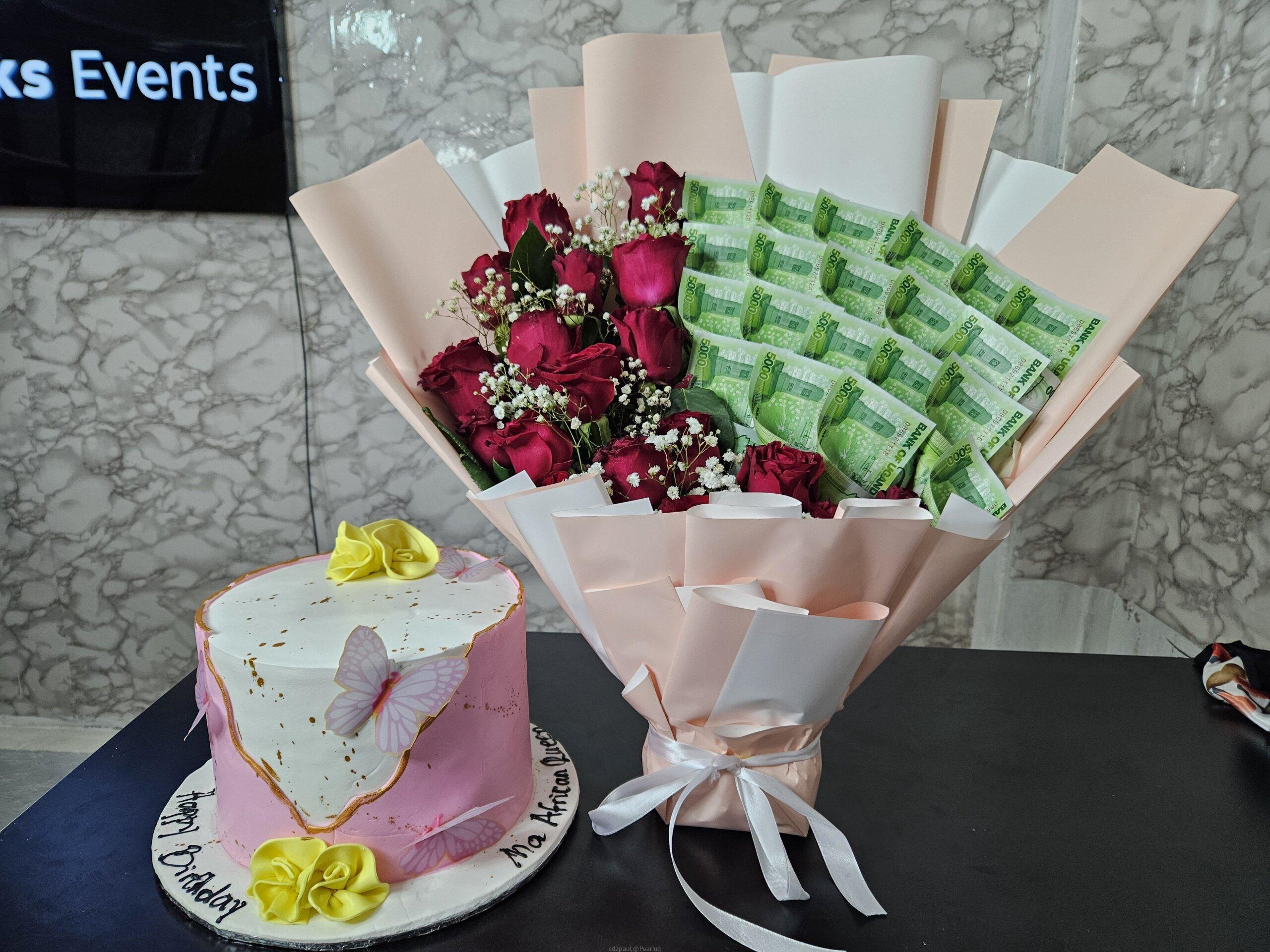 Flowers 💐 bouquet & Cakes 🎂