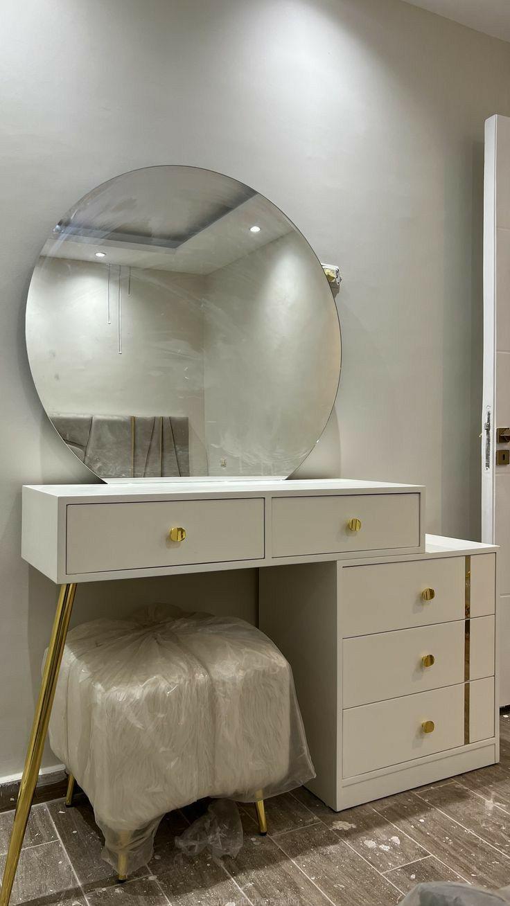 Nice looking dressing mirrors and chair L shape design