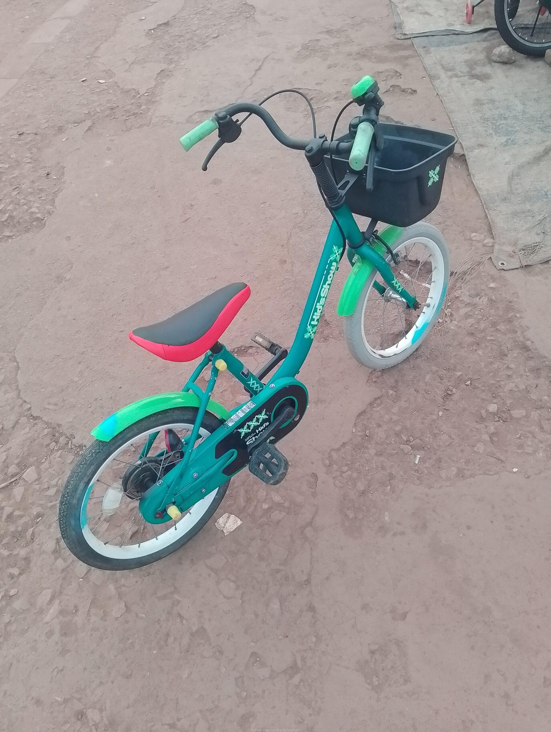 Kids show bike