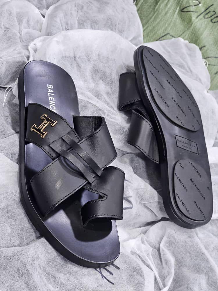 Flat shoes