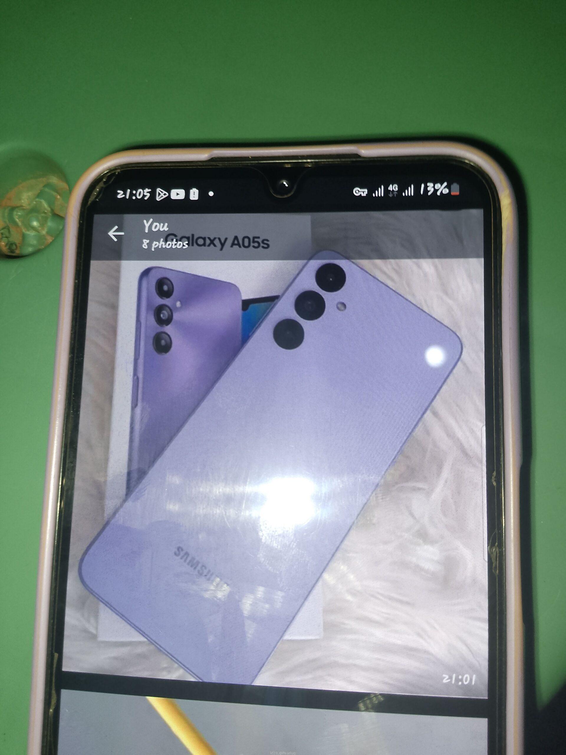 Samsung phone 📱 on loan