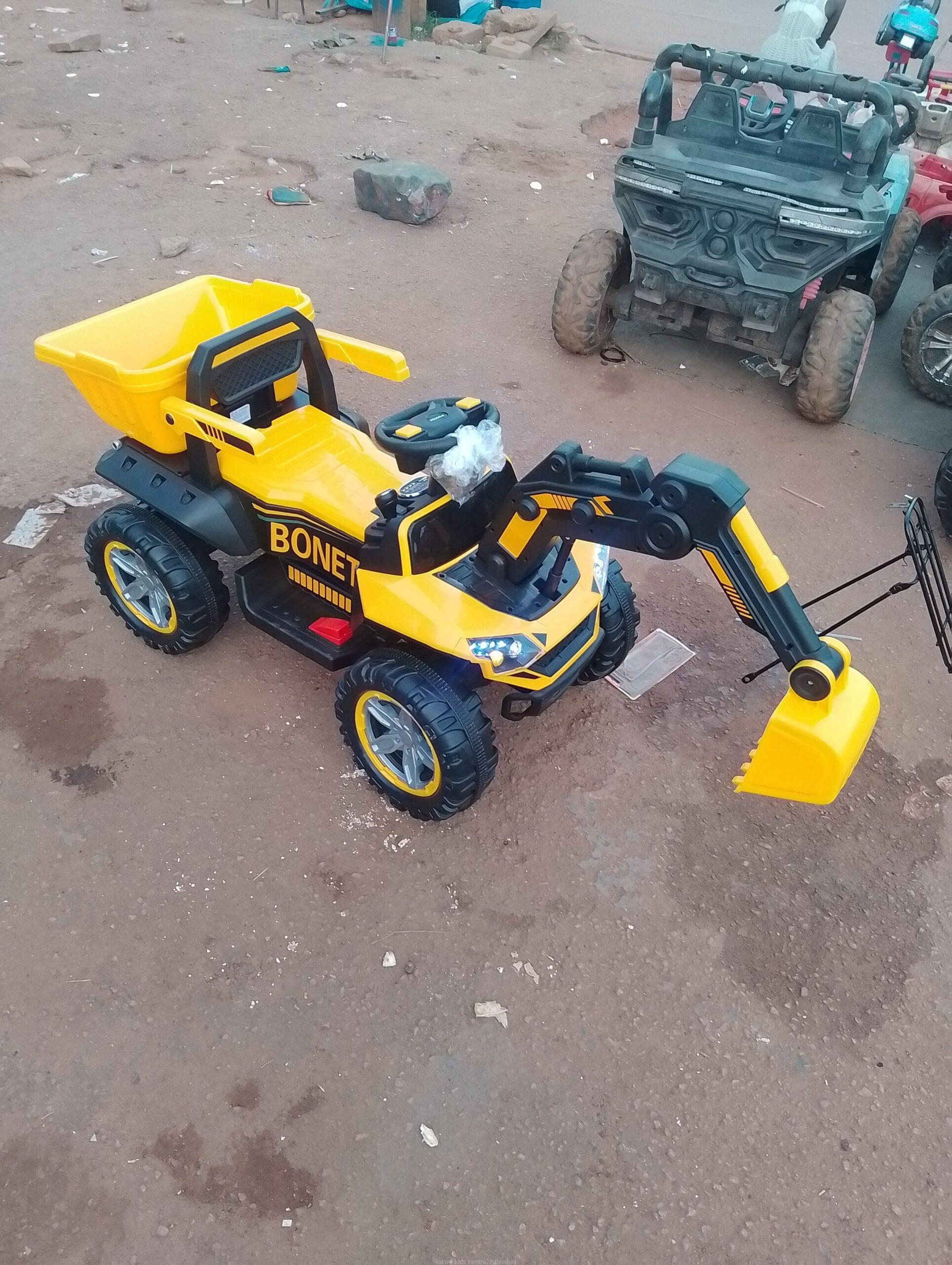 Bonnet toy car