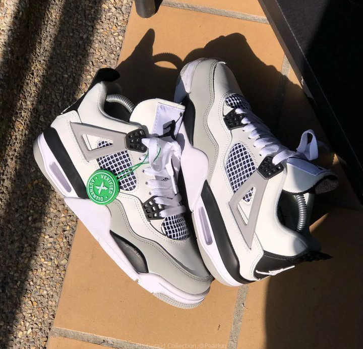 Jordan 4 Military black
