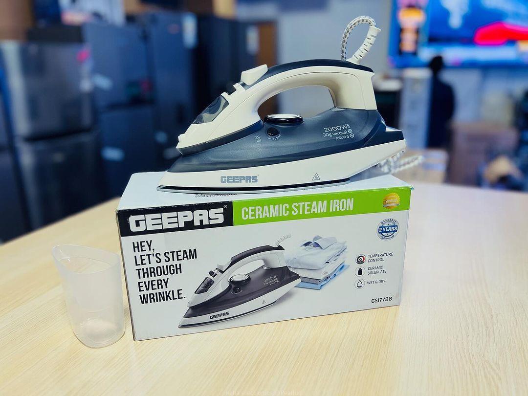 GEEPAS STEAM IRON
