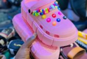 Lady’s fashion star Crocs