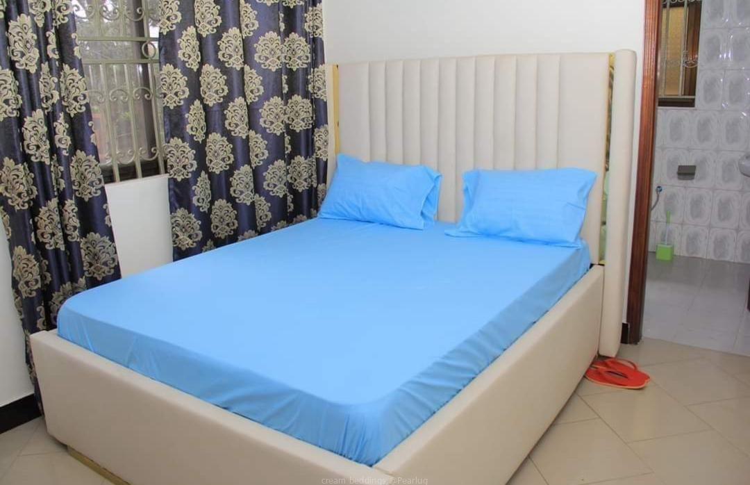 hotel bedsheets