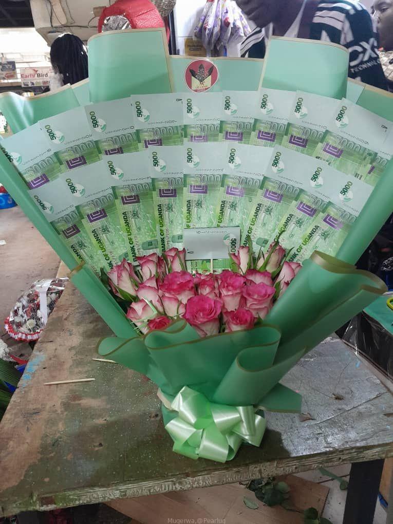 Supper surprises gifts birthdays balloons🎈 flowers roses