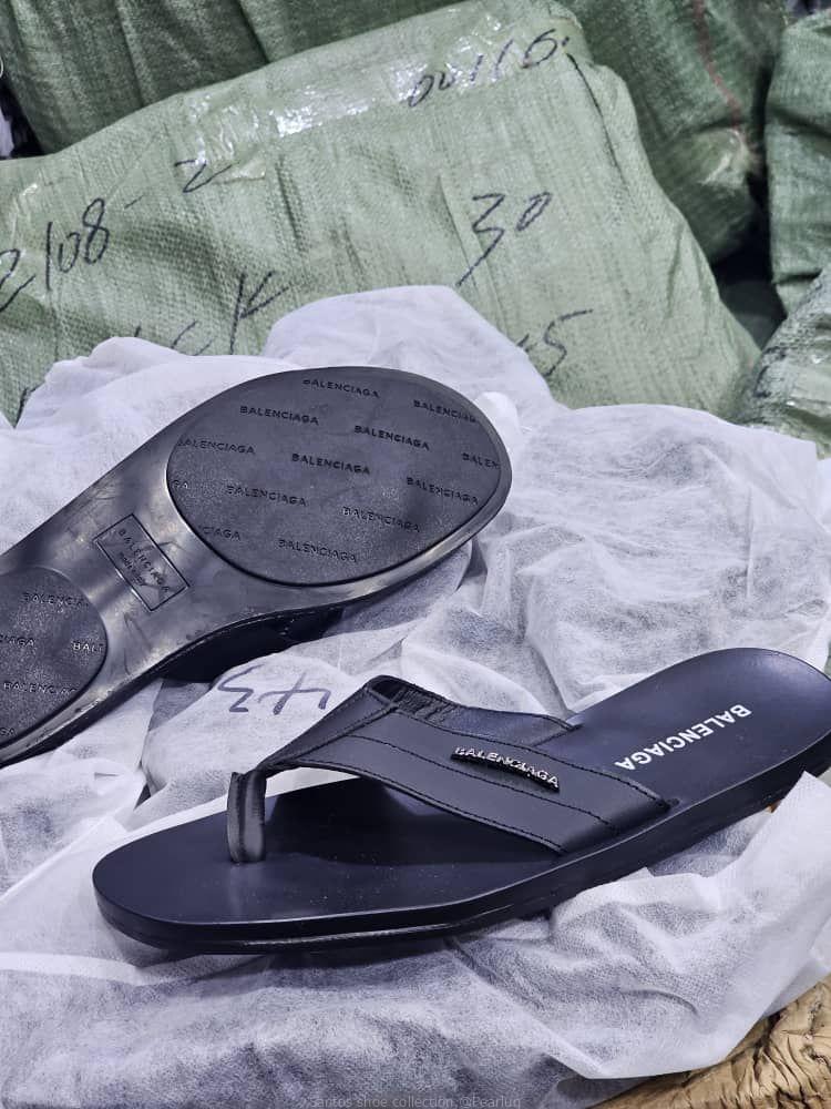 Flat shoes