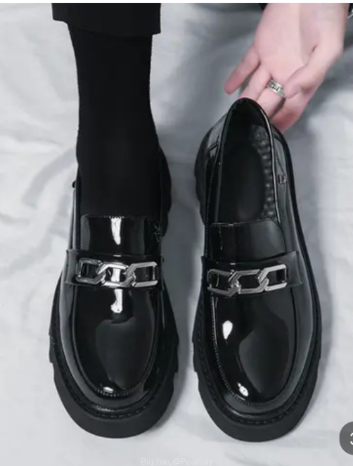 Dress shoes