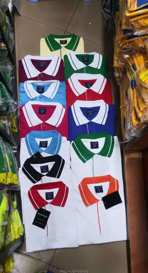 Collar and round neck t-shirt
