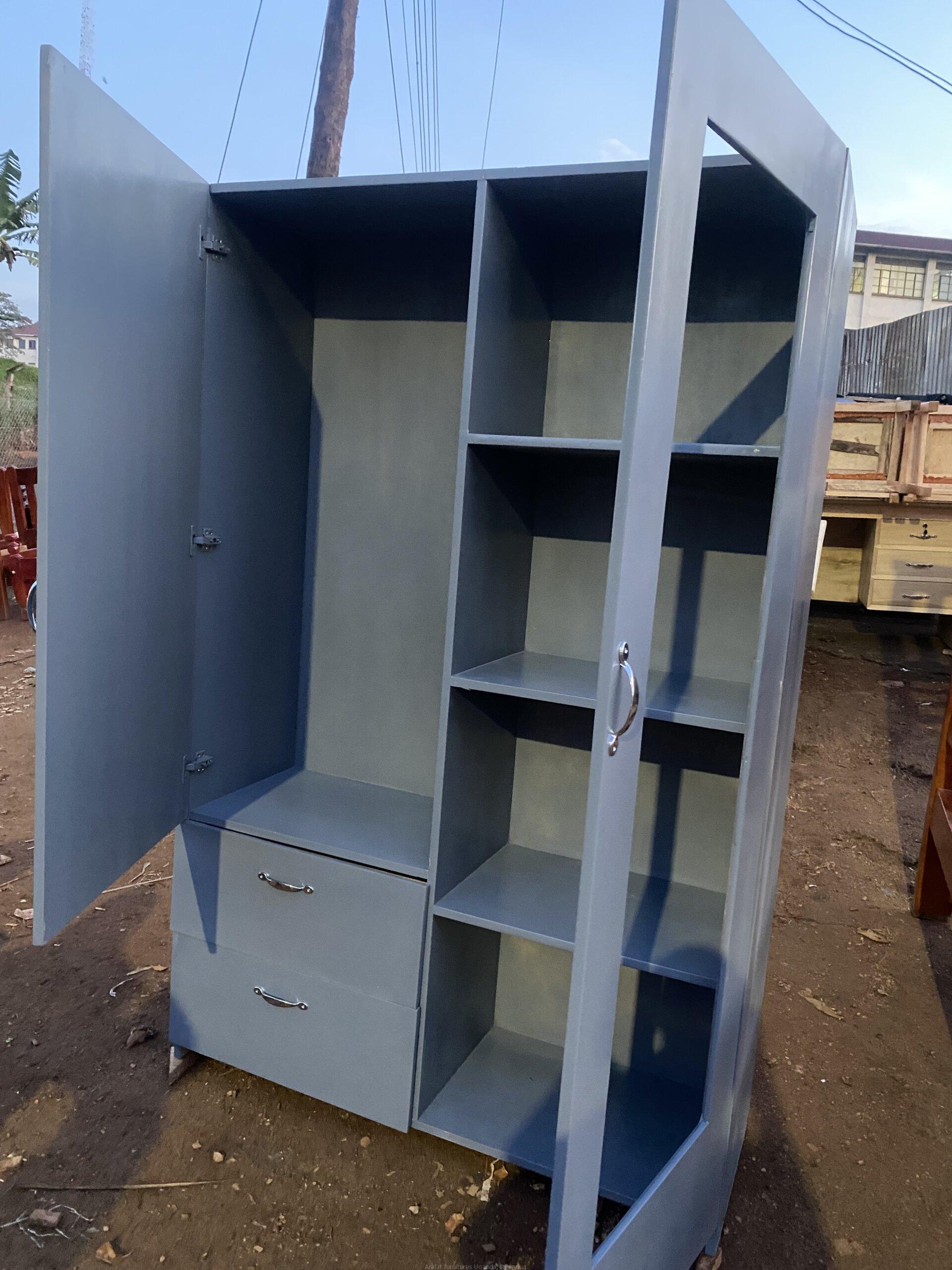 Double doors wardrobe