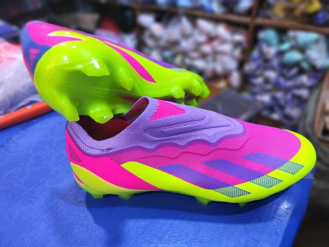 Sports shoes