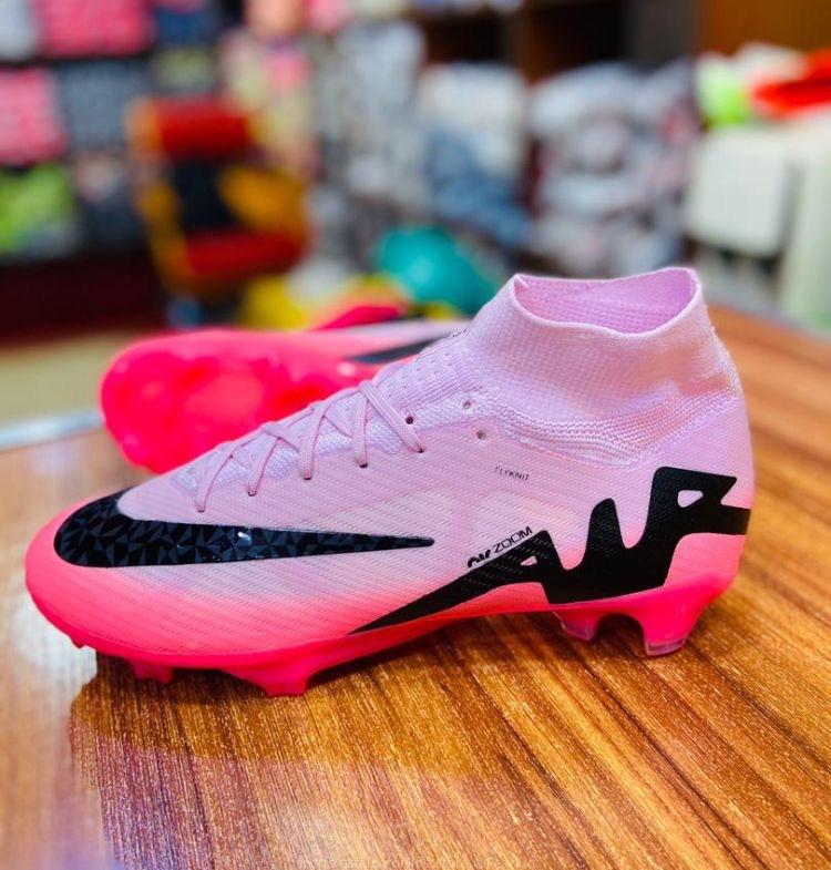 Soccer boots