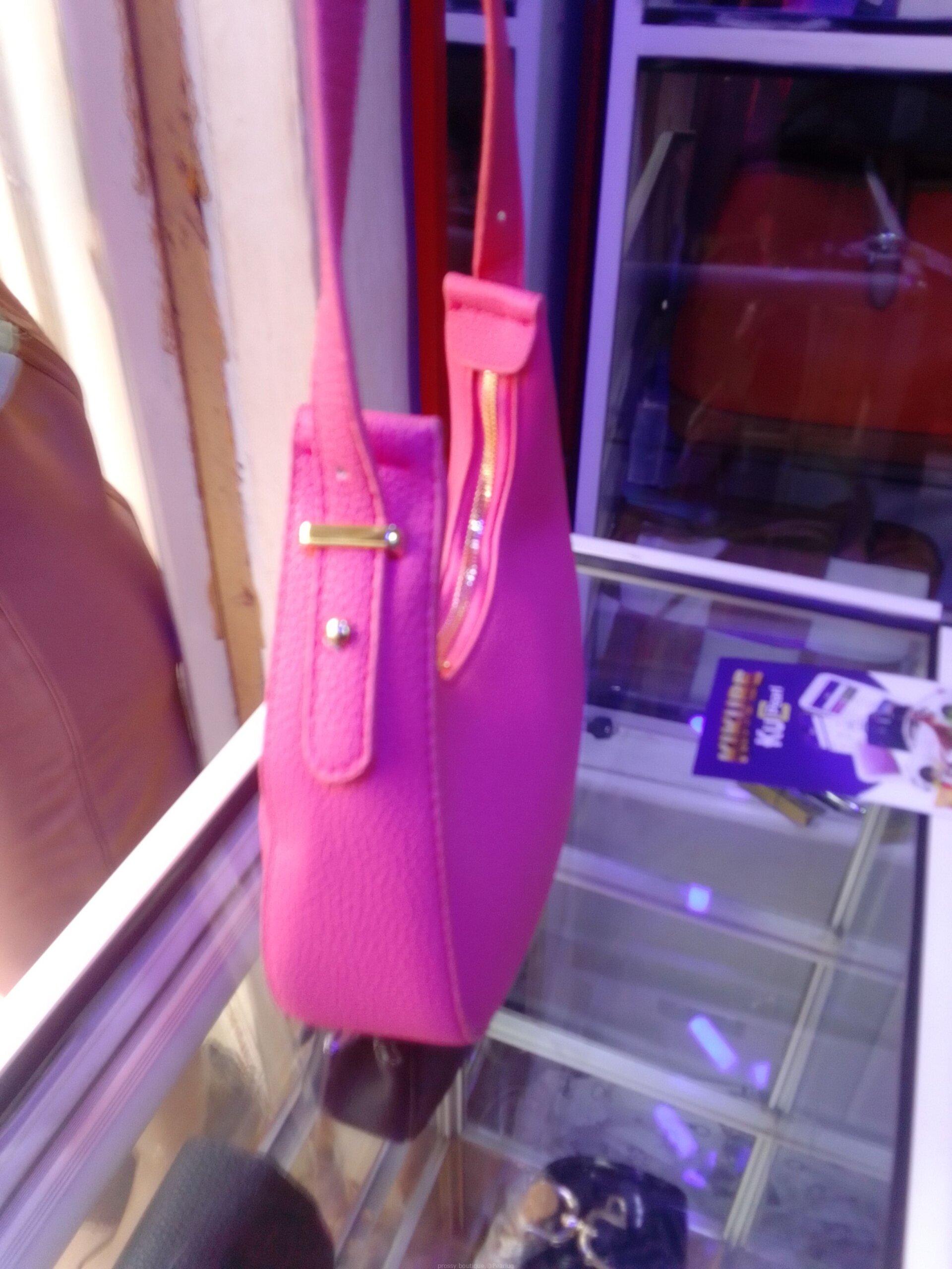 Ladies hand bag