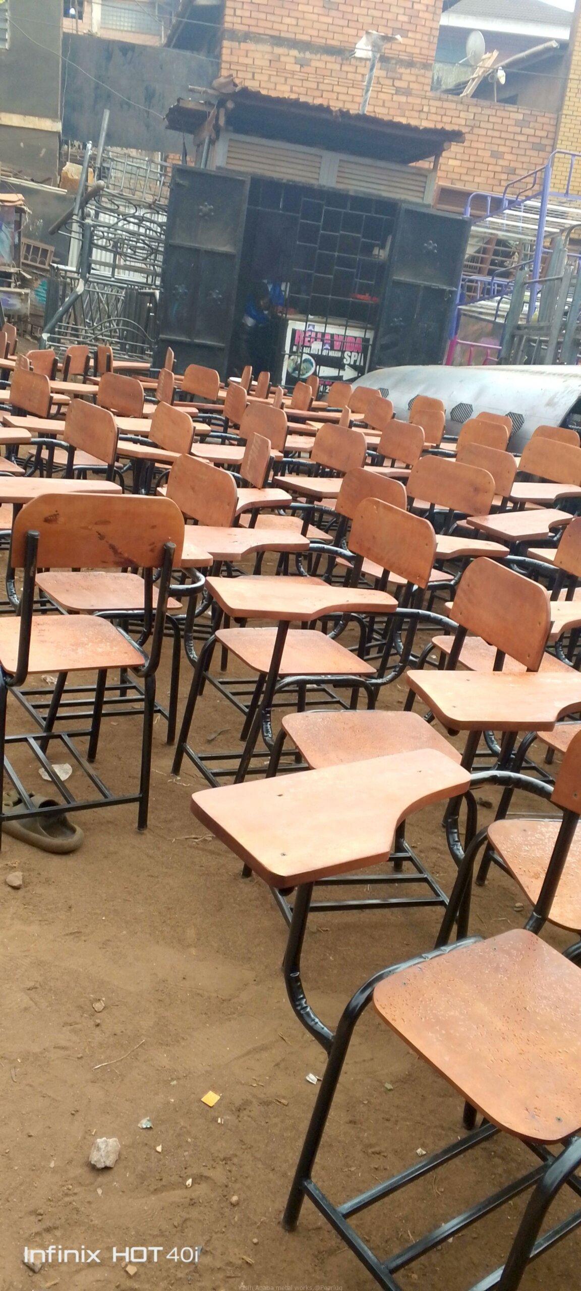 Compaser chair