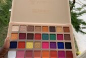 Eyeshadow and lip palette