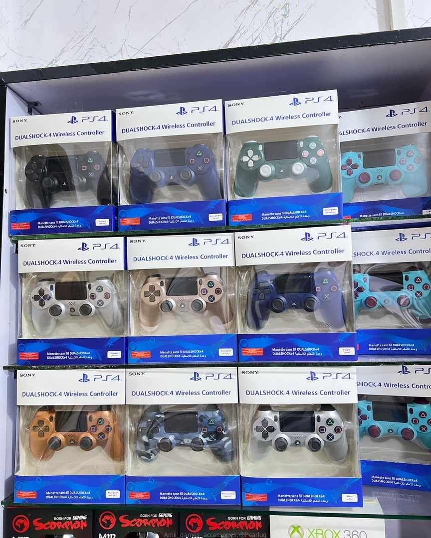 PS4 DUALSHOCK CONTROLLERS