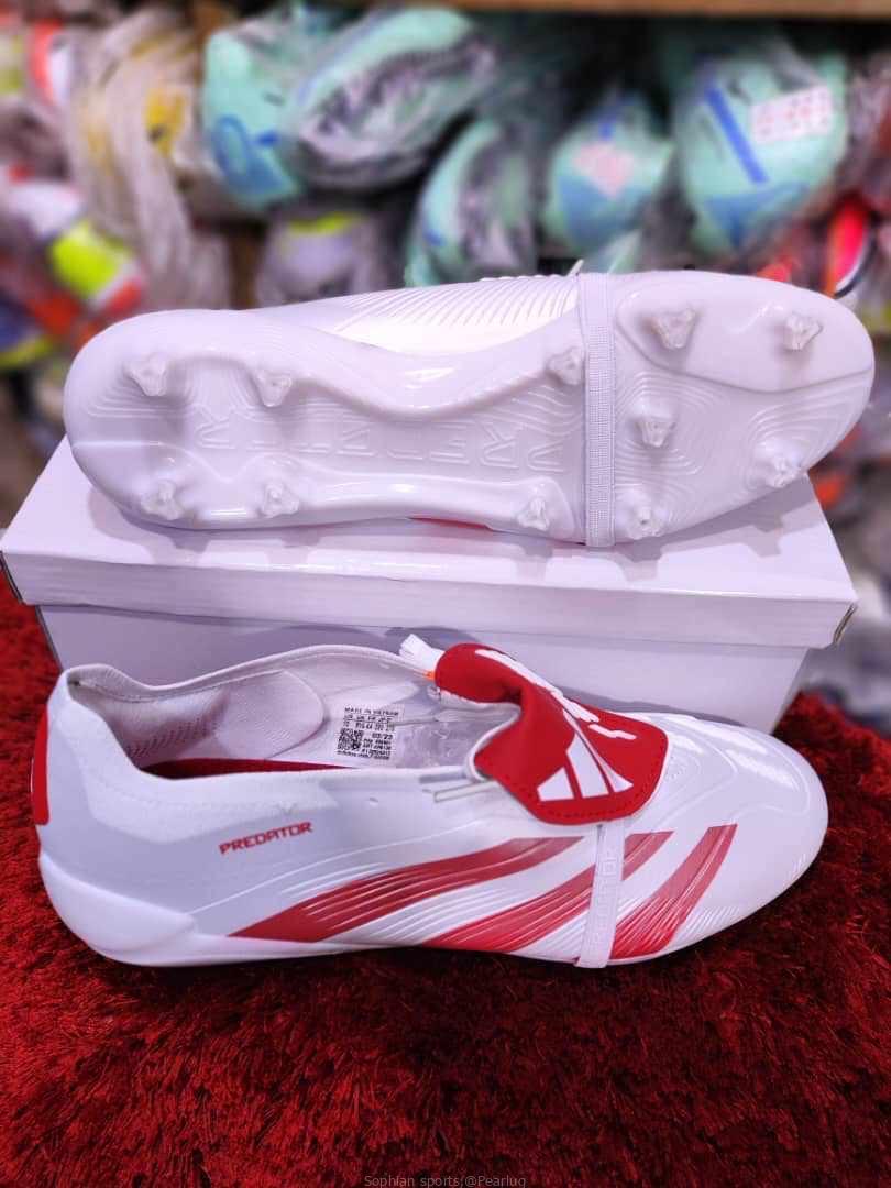 Sports shoes