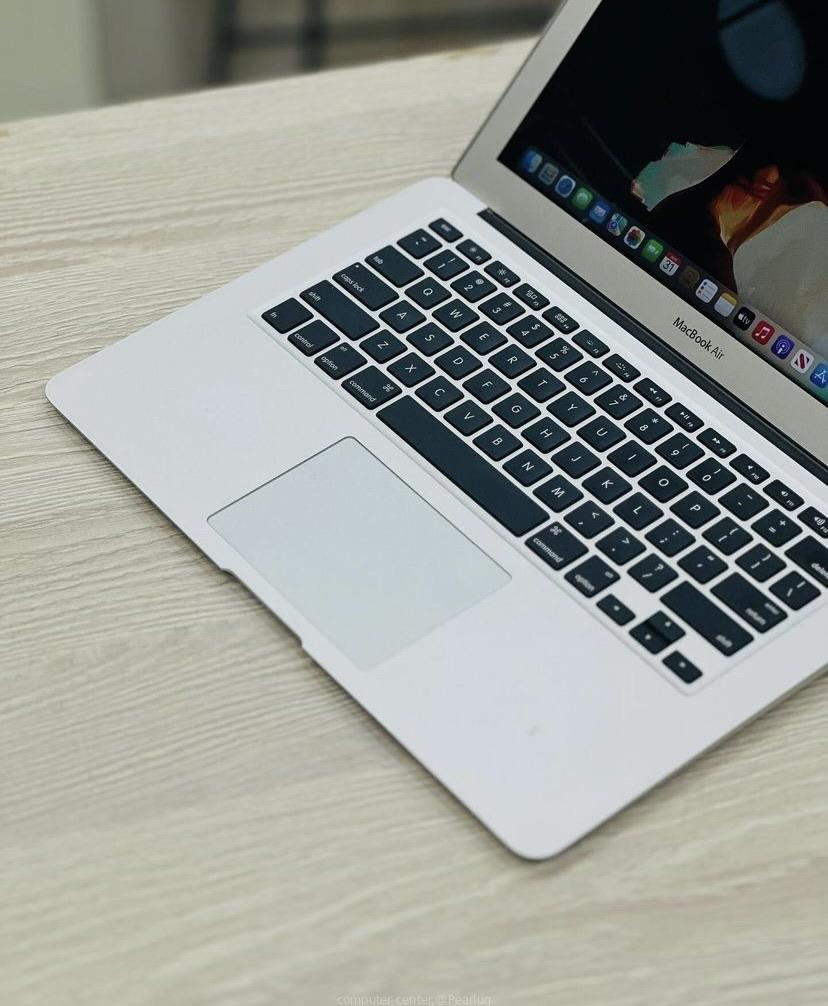 Mac Book Air (13INCH 2017)
